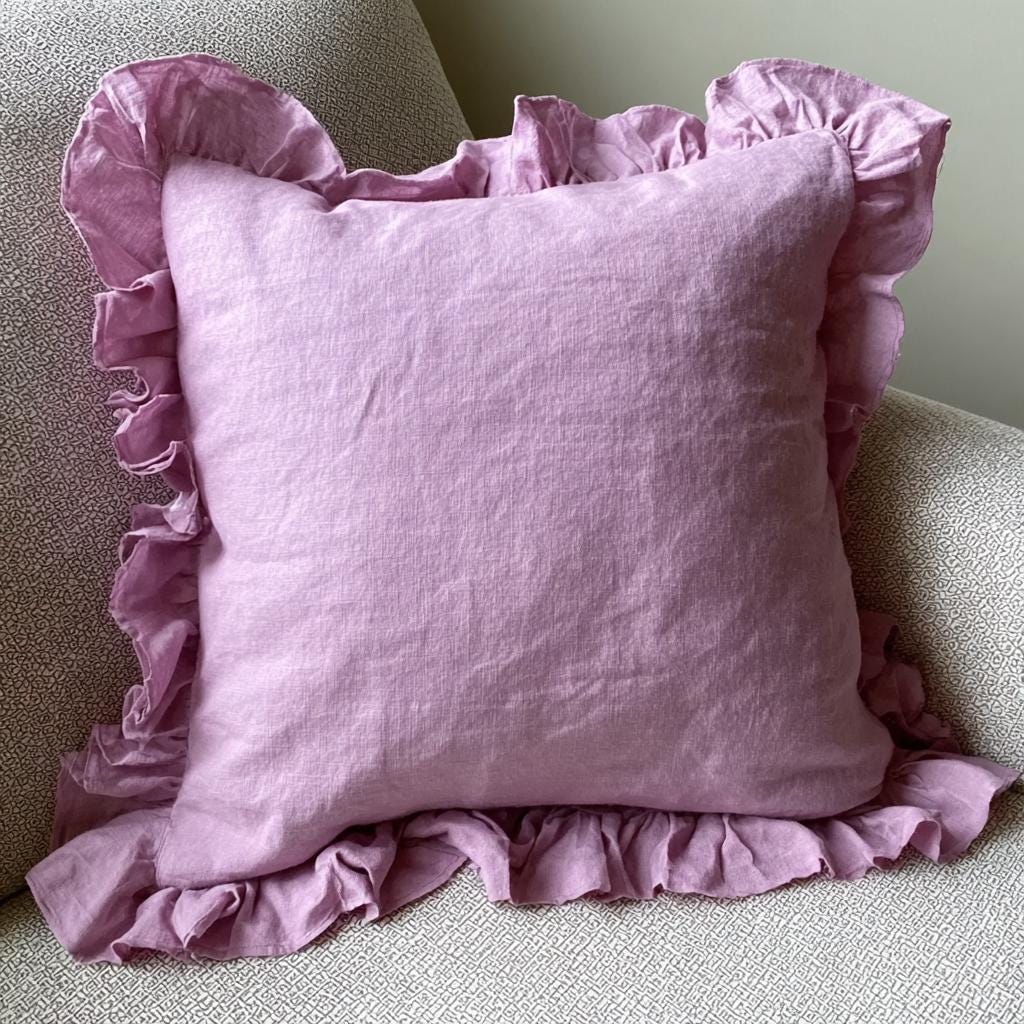 Ruffled linen pillowcase with zipper closure, 18 x 18 inches – view 3